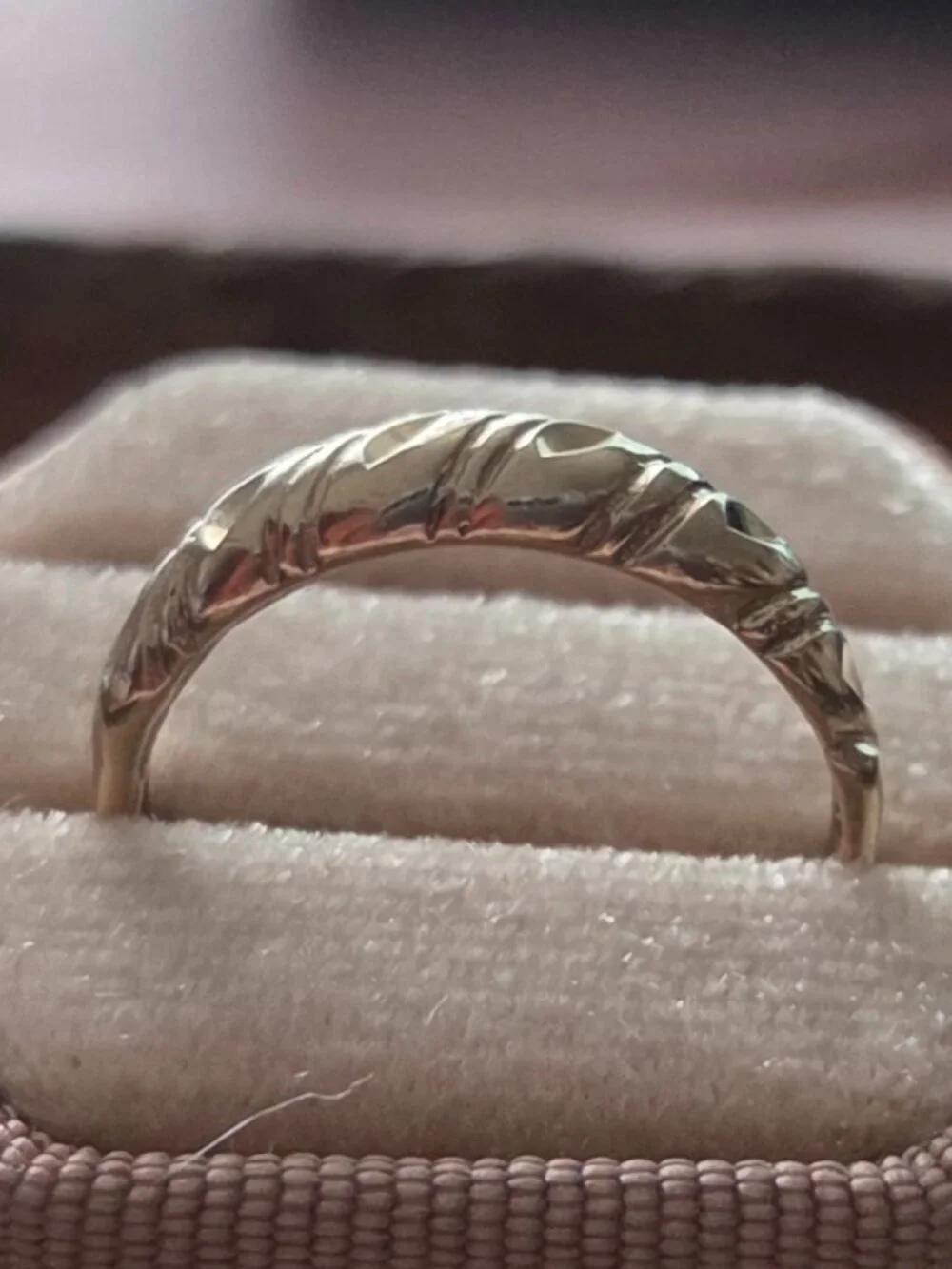 Vintage 10K White Gold Dome/Croissant Ring - Size 6